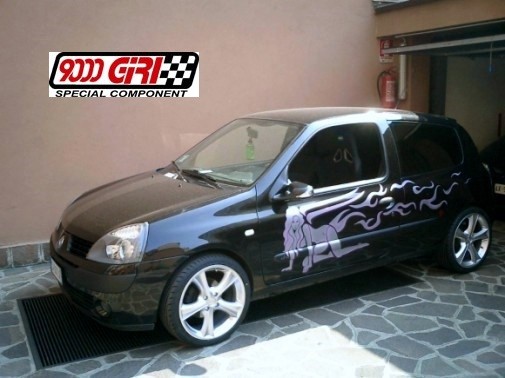 clio_nera_side_1317289760-505x3781