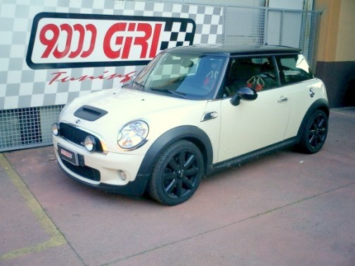 mini_cooper_s_1325244491-505x378