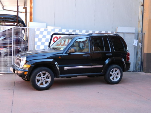 jeep-cherokee-9000-giri