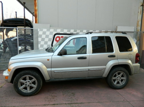 Jeep Cherokee 9000 Giri