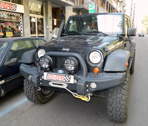 Jeep Wrangler Unlimited powered by 9000 Giri