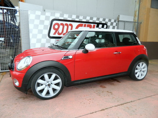 Mini Cooper powered by 9000 Giri