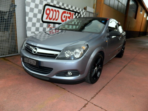 Opel Astra Gtc povered by 9000 G