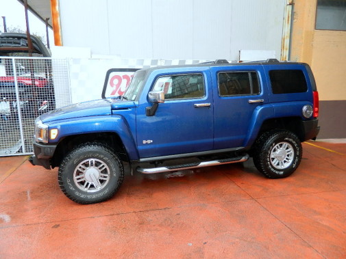 Hummer H3 powered by 9000 Giri