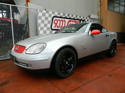 Mercedes Slk 200 kompressor powered by 9000 Giri