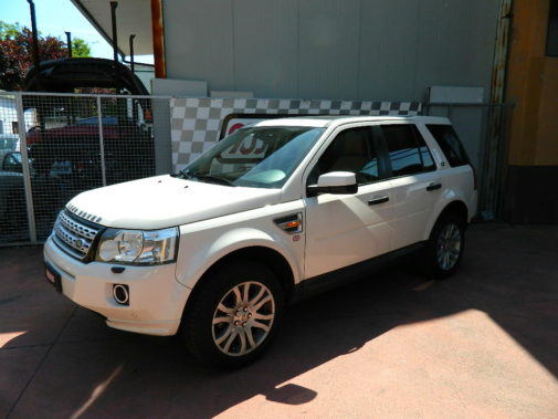 Land Rover Freelander II powered by 9000 Giri 