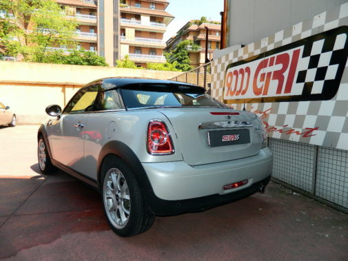 Mini Cooper Coupe powered by 9000 Giri 