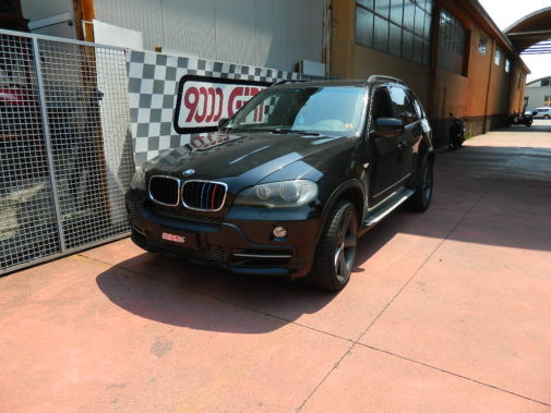 Bmw X5 3.0 td powered by 9000 Giri