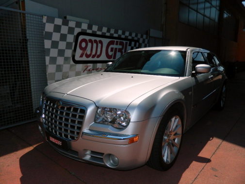 Chrysler 300C 3.0 crd powered by 9000 Giri 