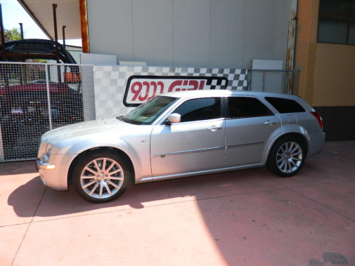 Chrysler 300C 3.0 crd powered by 9000 Giri 