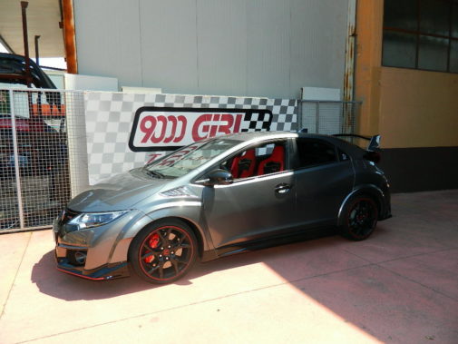 Honda Civic Type R powered by 9000 Giri 