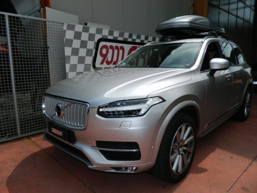 Volvo Xc 90 powered by 9000 Giri 