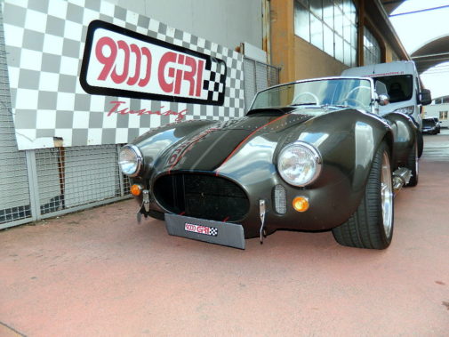 ford-shelby-ac-cobra-powered-by-9000-giri