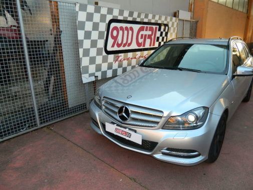 Mercedes C200cdi powered by 9000 Giri