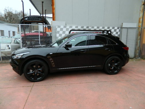 Infiniti Qx 3.0 td powered by 9000 Giri