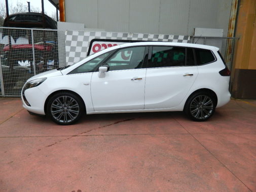 Opel Zafira 1.4 Tourer powered by 9000 Giri