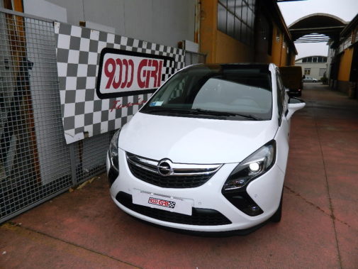 Opel Zafira 1.4 Tourer powered by 9000 Giri