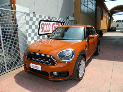 Mini Countryman Cooper S F60 powered by 9000 Giri