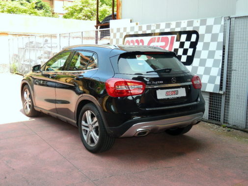 Mercedes Benz Gla 200 cdi powered by 9000 Giri