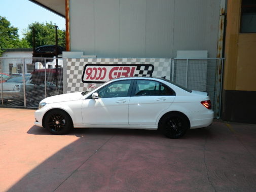 Mercedes C220 Cdi powered by 9000 Giri