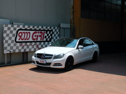 Mercedes C220 Cdi powered by 9000 Giri