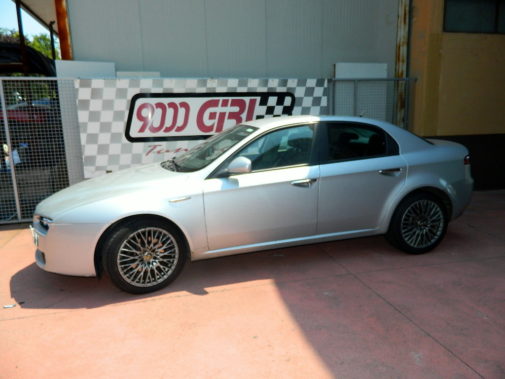 Alfa Romeo 159 1.9 tb powered by 9000 Giri