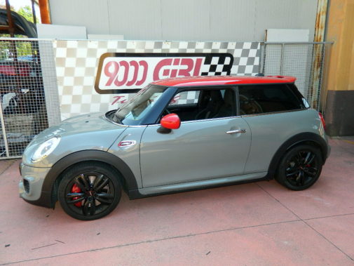 Mini Cooper S Jcw powered by 9000 Giri