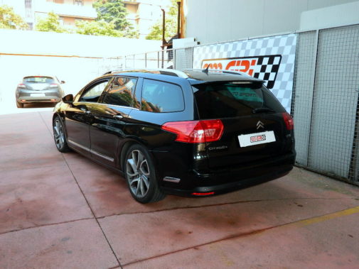 Citroen C5 Sport Tourer 2.0 Hdi powered by 9000 Giri