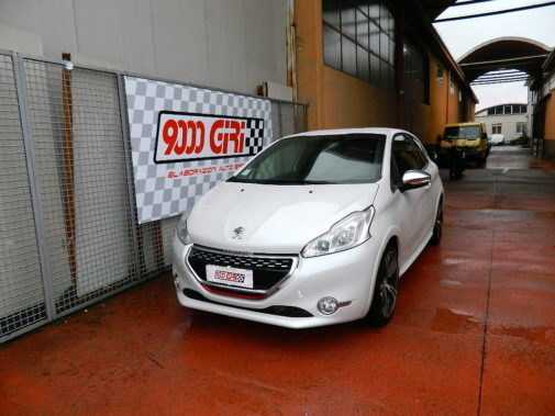 Peugeot 208 gti 200 cv powered by 9000 Giri