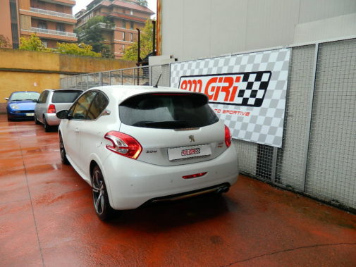 Peugeot 208 gti 200 cv powered by 9000 Giri