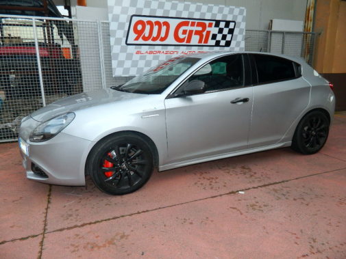 Alfa Romeo Giulietta 2.0 Jtdm powered by 9000 Giri