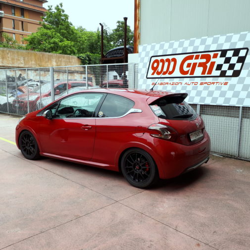 Peugeot 208 gti powered by 9000 Giri