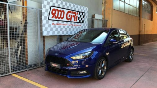 Ford Focus St powered by 9000 Giri