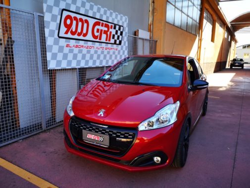 Peugeot 208 gti 30^ anniversary powered by 9000 Giri