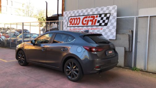 Mazda 3 powered by 9000 Giri