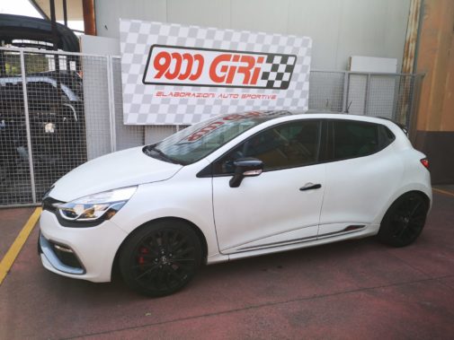 Renault Clio Rs powered by 9000 Giri