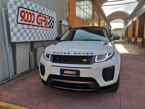 Range Rover Evoque 2.0 Si4 powered by 9000 Giri