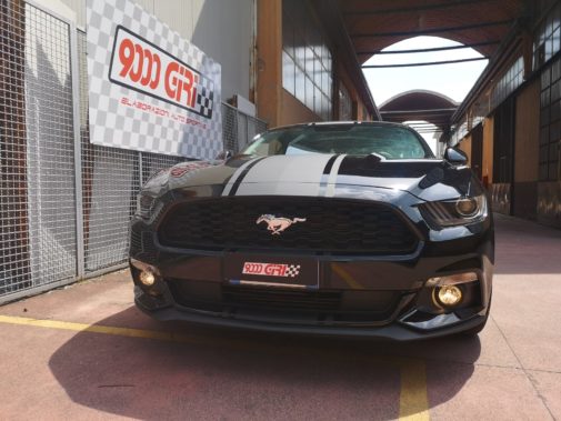 Ford Mustang 2.3 ecoboost cabrio powered by 9000 Giri
