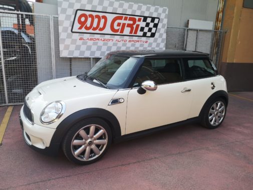 Mini Cooper S powered by 9000 Giri