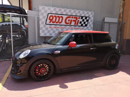 Mini Cooper S Jcw powered by 9000 giri