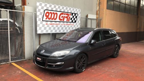 Renault Laguna 2.0 cdi powered by 9000 Giri