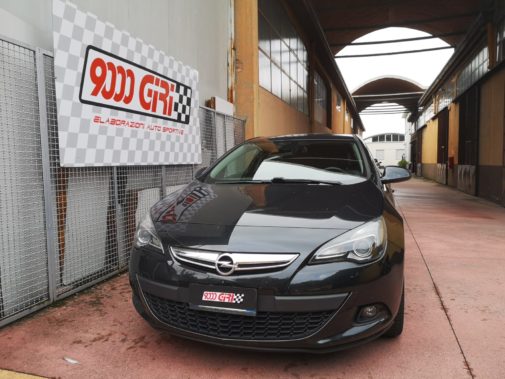 Opel Astra Gtc powered by 9000 Giri