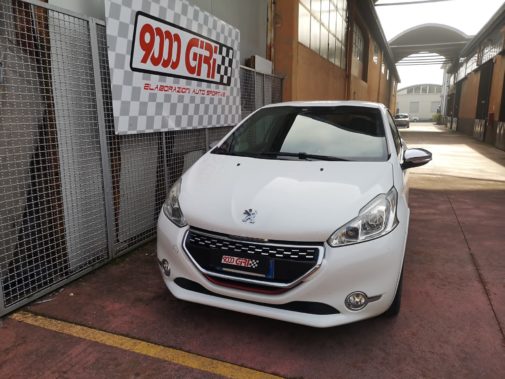 Peugeot 208 gti powered by 9000 Giri