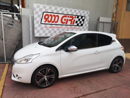 Peugeot 208 gti powered by 9000 Giri