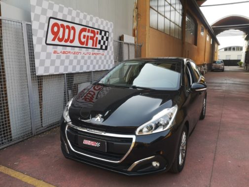 Peugeot 208 1.2 3 cilindri powered by 9000 Giri