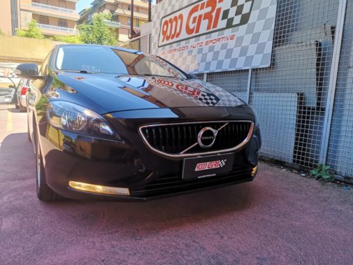 Volvo V40 powered by 9000 Giri