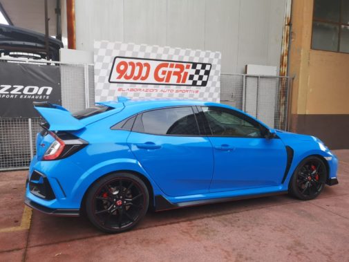 Honda Civic Type R con linea di scarico in titanio by 9000 Giri