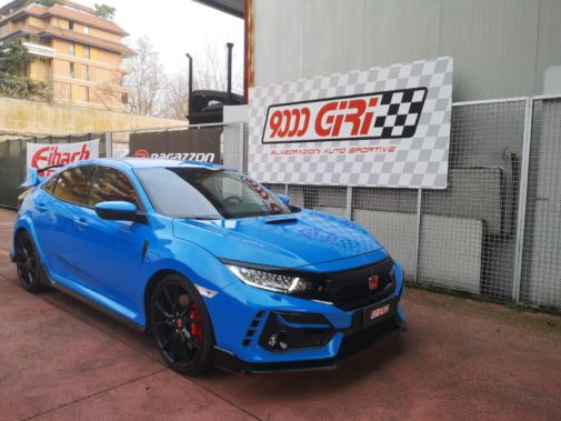 Honda Civic Type R con linea di scarico in titanio by 9000 Giri