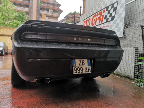 Terminali di scarico sportivi artigianali Dodge Challanger V8