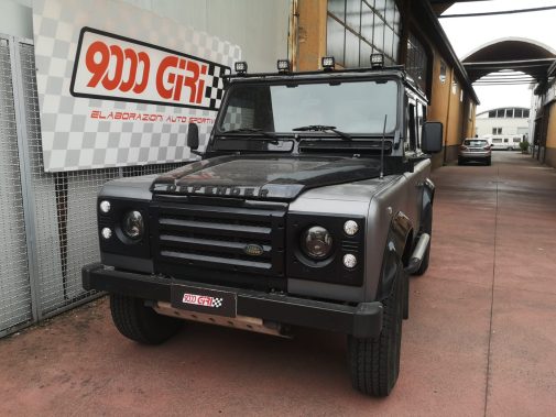 Linea di scarico realizzata artigianalmente su Land Rover Defender 2.0 by 9000 Giri